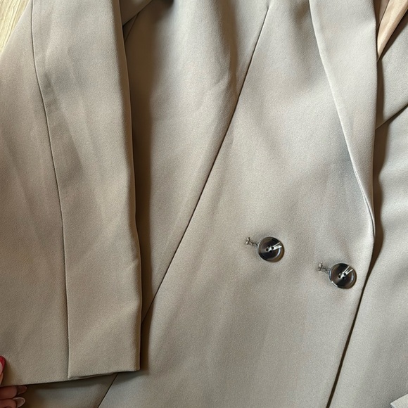 CAMEL DOUBLE BUTTON BLAZER - Picture 2 of 4